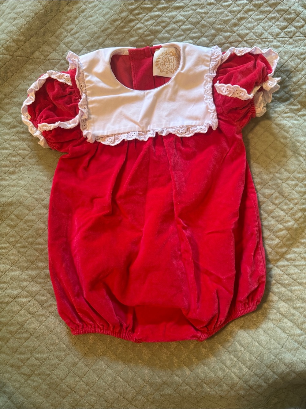 Bea Louise Bubble
The Beaufort Bonnet Company
Richmond Red Velveteen